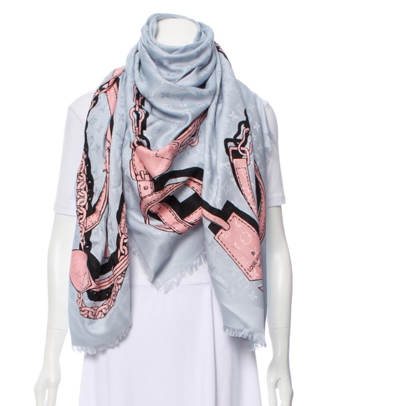 Louis Vuitton Handle Me Monogram Shawl - Picture 3 of 3